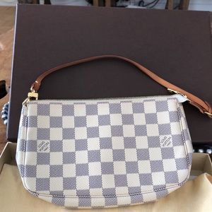 Louis Vuitton pochette acc. 21 Damien azure